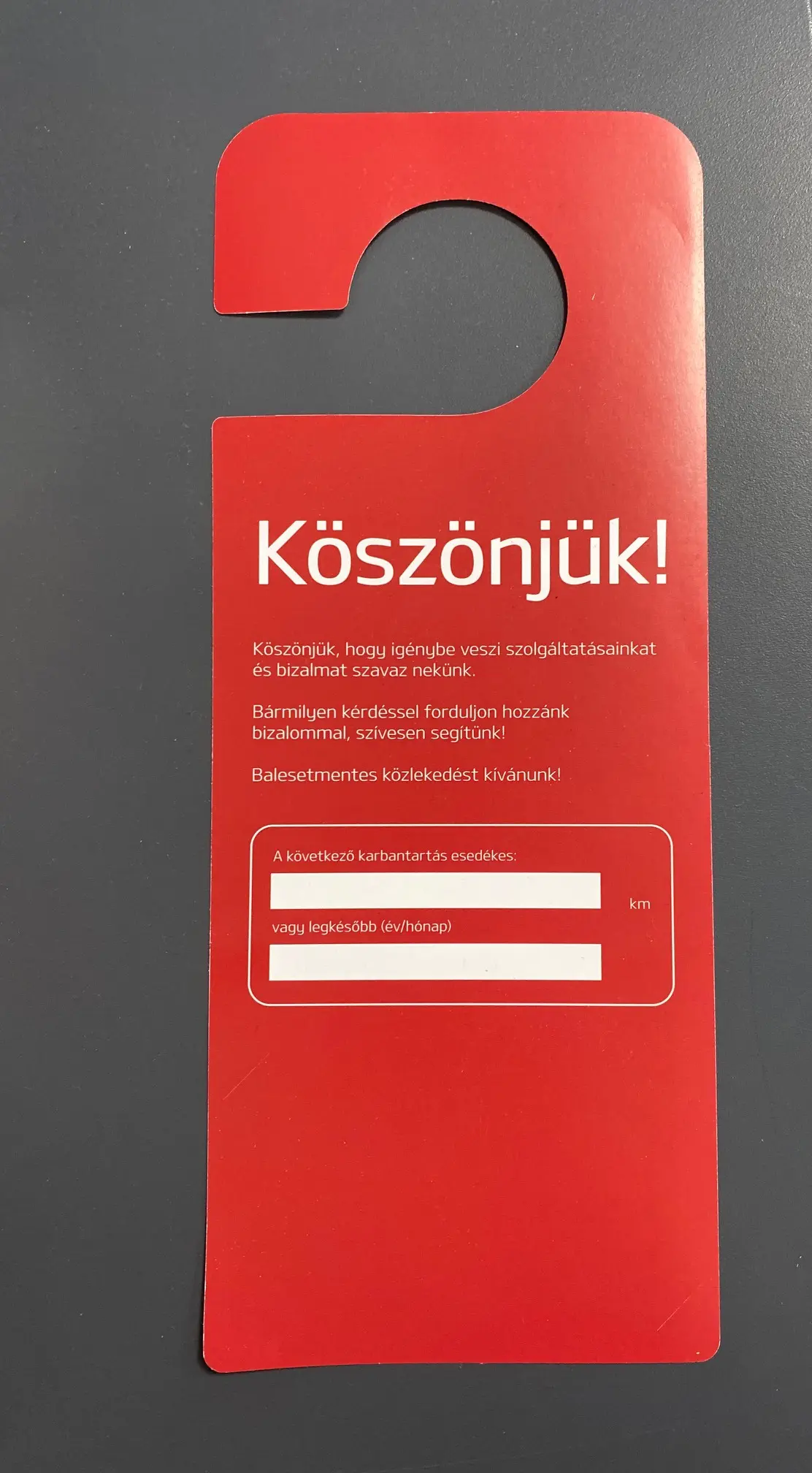 Nyomtatott ajtótábla szállodai üdvözlettel
