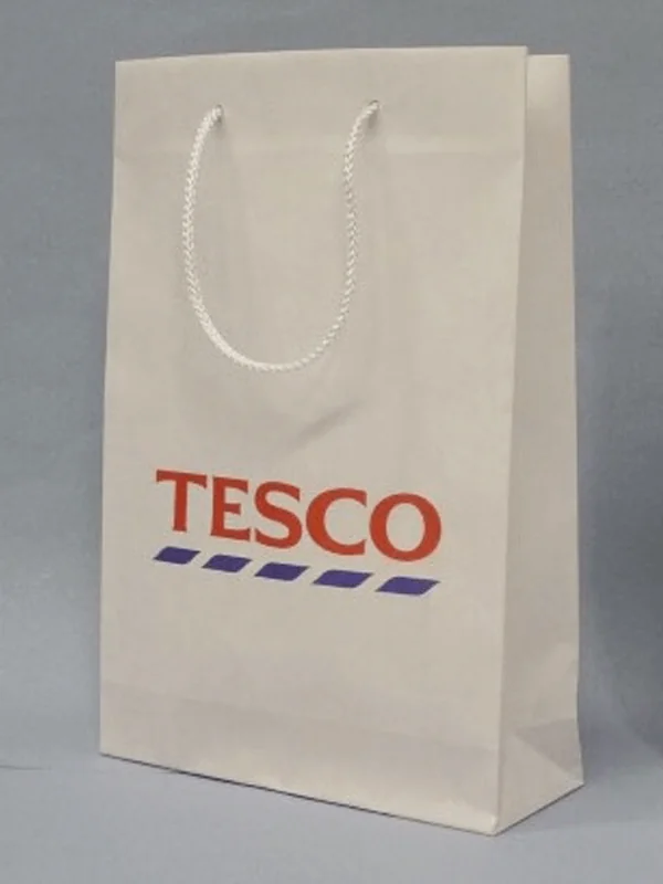 Márkázott papírtáska – Tesco logóval